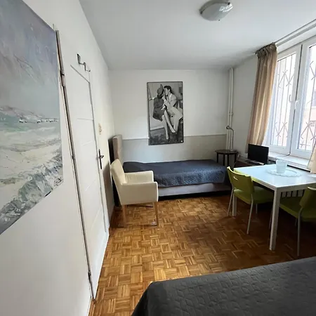 Lama Homestay Warsaw