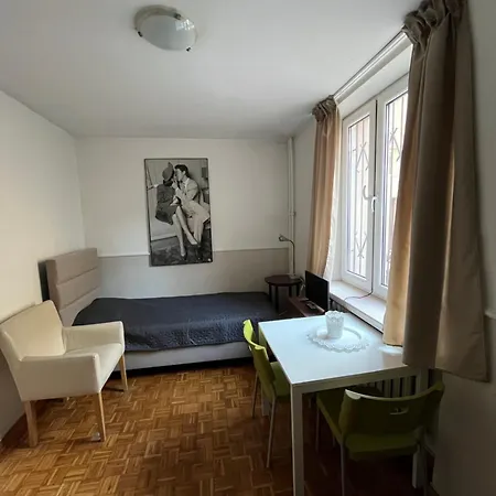 Lama Homestay Warsaw